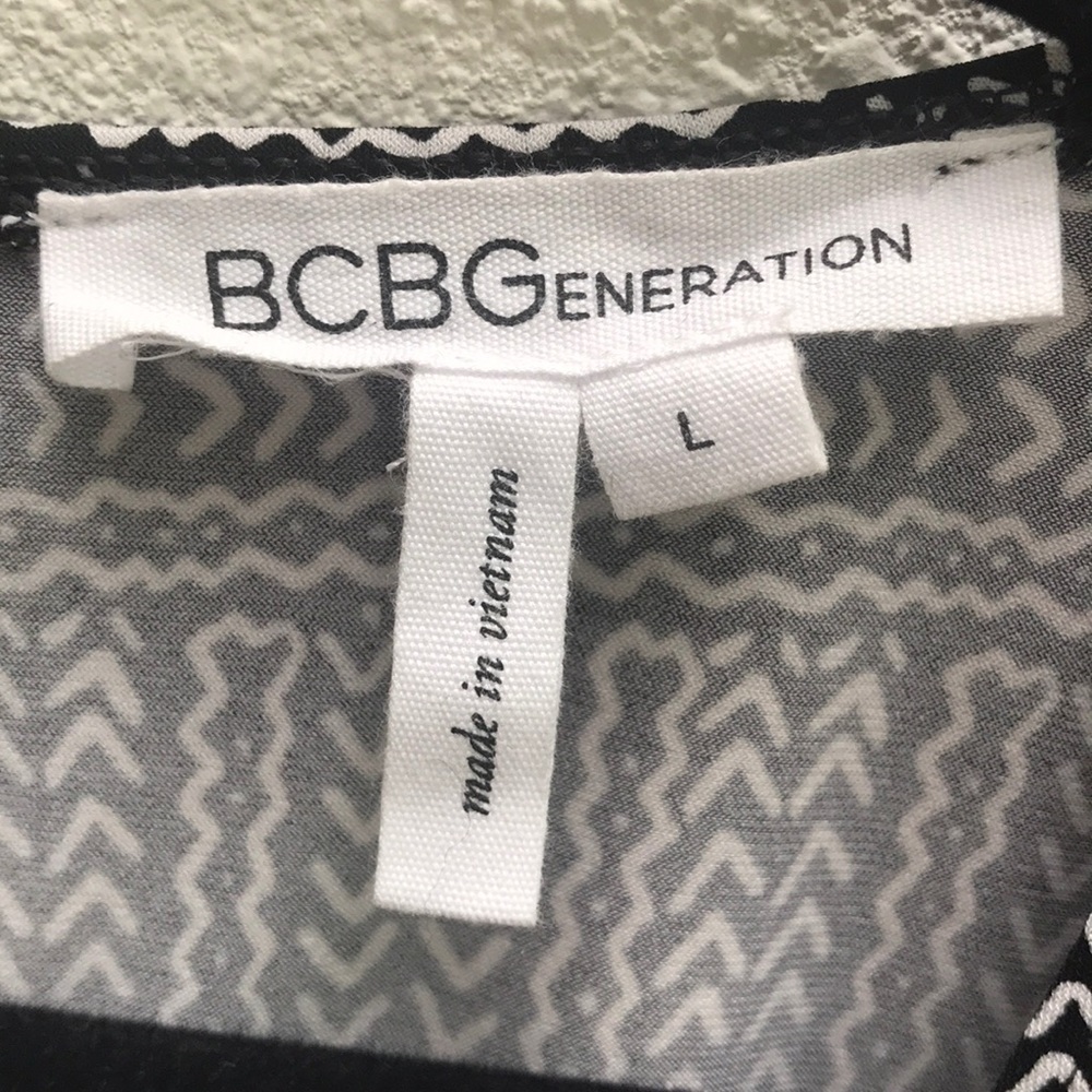 Bcbgeneration Aztec Romper Size L - image 3